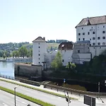 Stilvolles Mit Blick Auf Dreifluesse-eck * פסאו